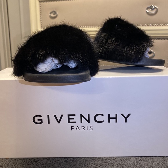Givenchy Slides - Picture 2 of 4
